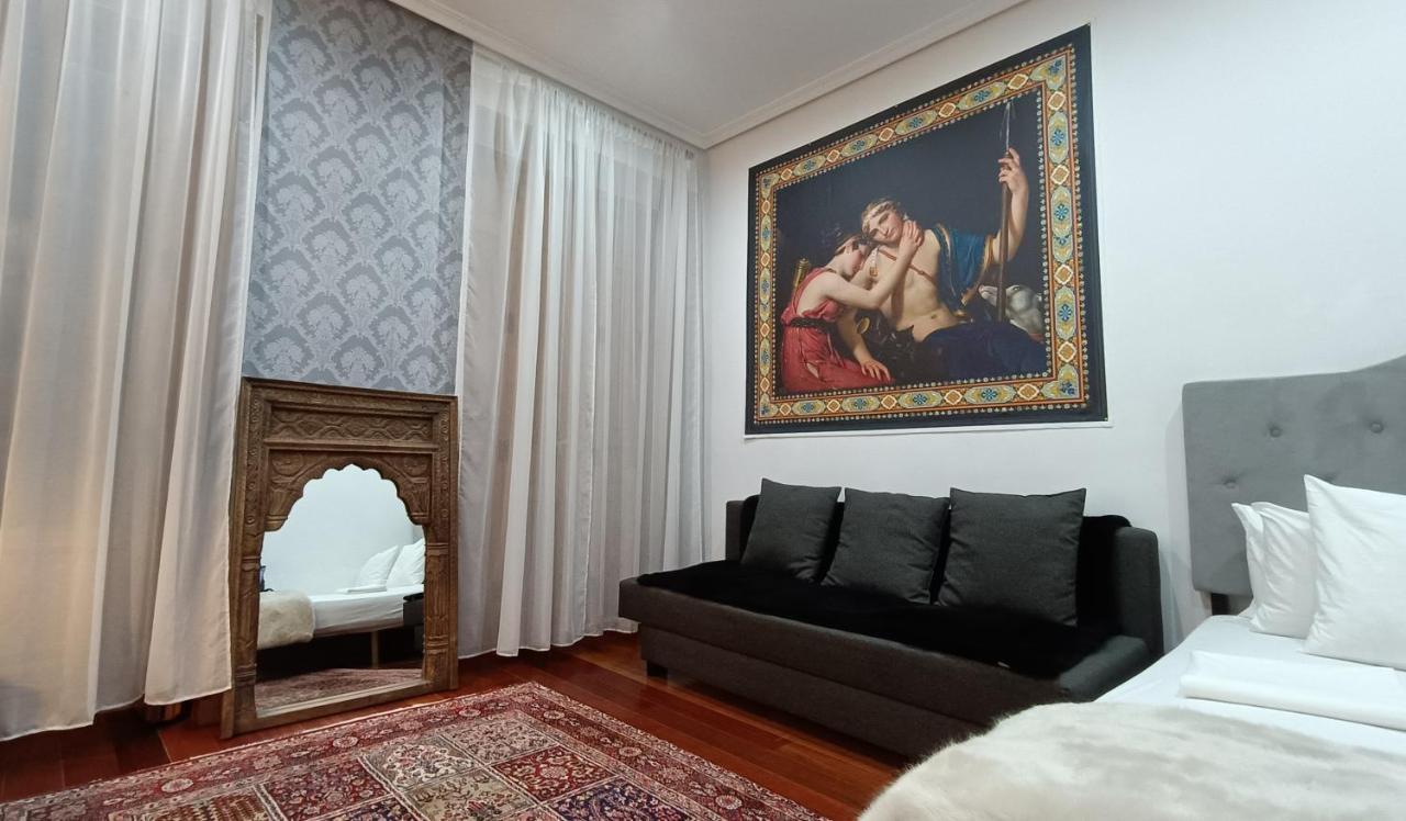 Orient Apartment Madrid Luaran gambar